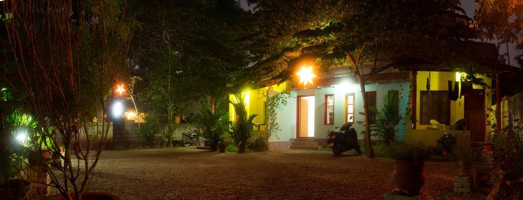 Hotel Heavenly Breeze à Varkala Extérieur photo
