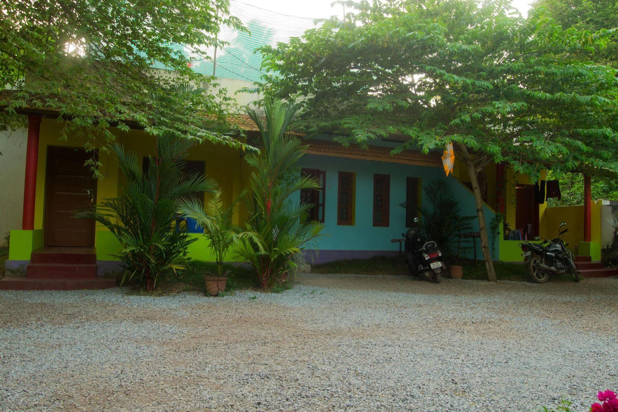 Hotel Heavenly Breeze à Varkala Extérieur photo